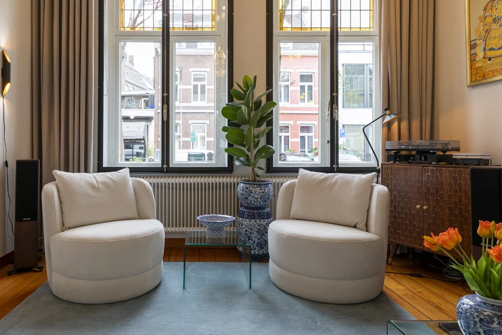 Anders Vergaderen in Maastricht, kleinschalig vergaderen bij Math en Chris, vergaderlocatie in de stad