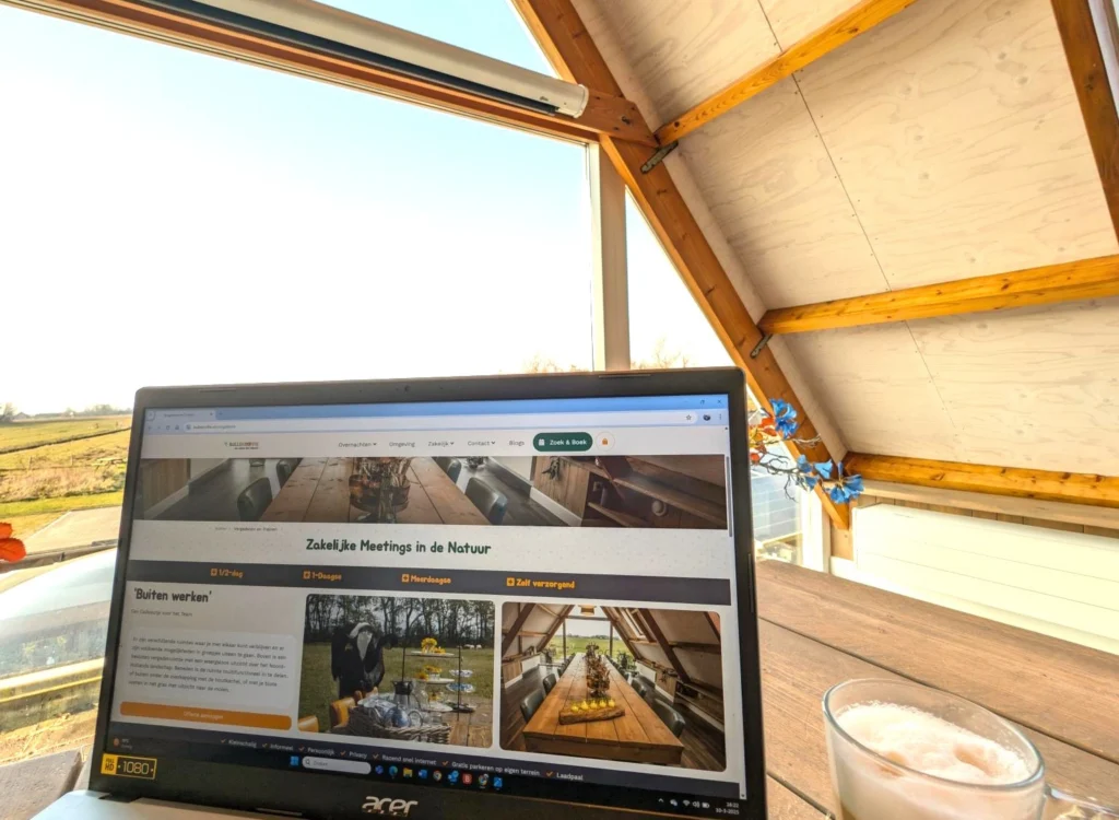 Vergaderen bij de boer bij 't Bullekroffie, Lichte vergaderruimte